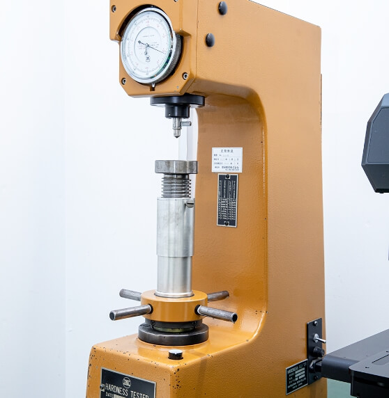 硬さ試験機